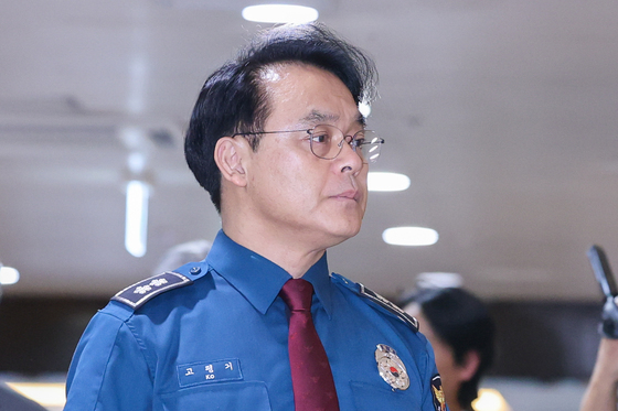 부경장 사건 피해자 빈소 들어서는 고평기 제주경찰청장