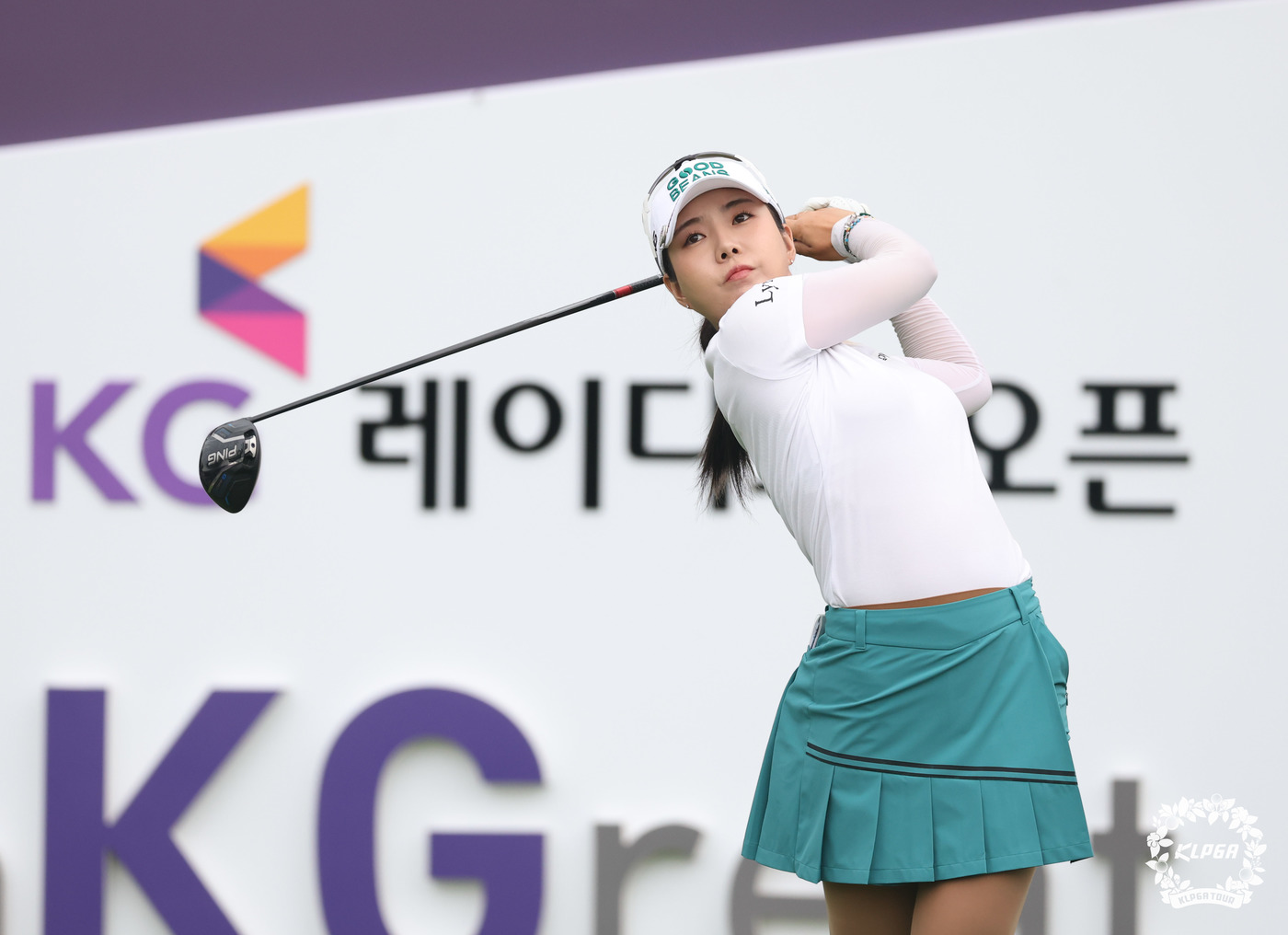 (서울=뉴스1) = 장은수가 27일 경기 용인 써닝포인트CC에서 열린 '제15회 KG 레이디스 오픈 ' 1라운드 10번 홀에서 티샷 하고 있다. (KLPGA 제공. 재판매 및 DB …