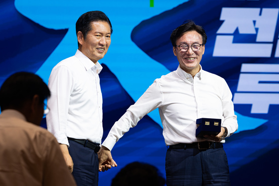 김민석 수첩에 '서울시장 후보 정청래'…鄭 "왜 자꾸 때리나, 불쾌"(종합)