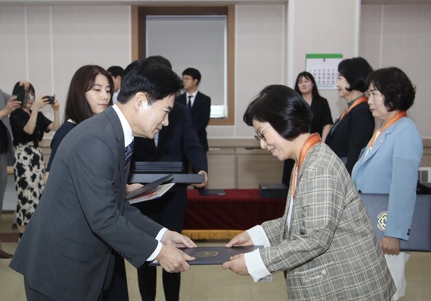 전남광주특별시교육청, 8월말 퇴직교원 361명 정부포상 전수