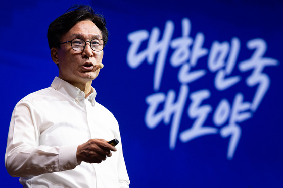 김민석 "국힘, YS 계승했다면 이진숙 내쫓고, 아님 YS 사진 내려라"