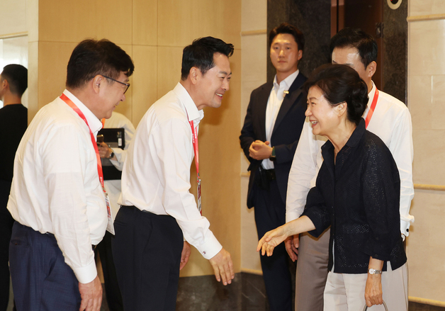 장동혁, 박근혜와 2시간 오찬 회동…朴, 당 대표 역할 조언