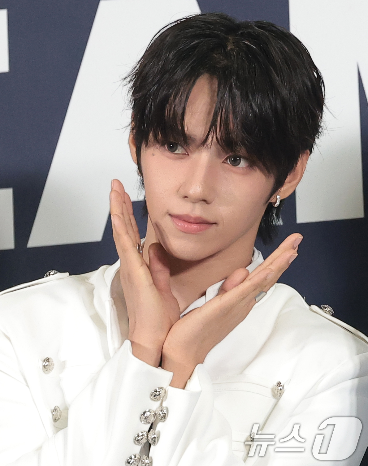 (고양=뉴스1) 권현진 기자 = 그룹 아홉 제이엘이 27일 오후 경기도 고양시 일산서구 킨텍스에서 열린 ‘2026 케이 월드 드림 어워즈(2026 KWDA)’ 시상식에 참석해 포즈 …