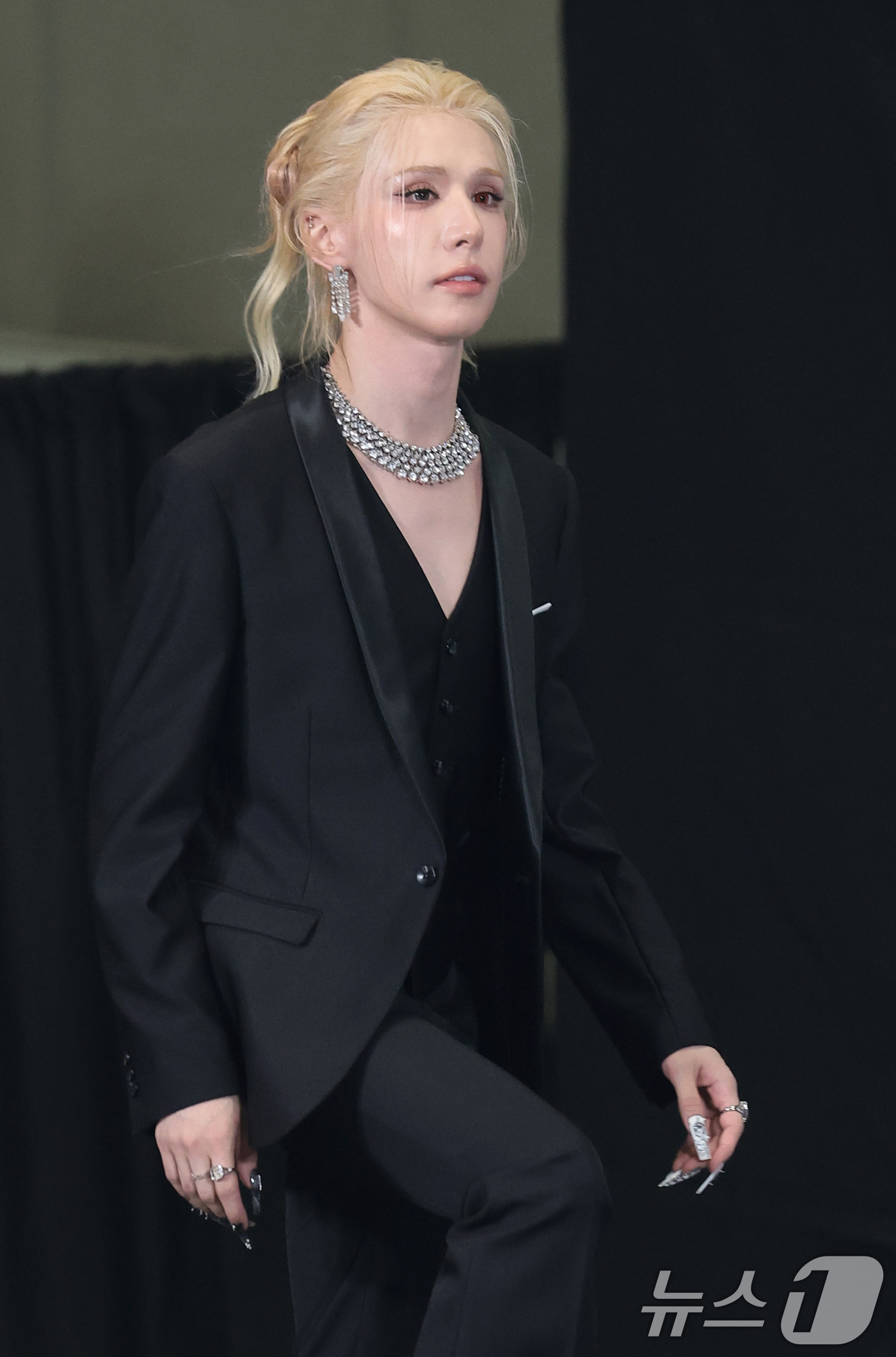 (고양=뉴스1) 권현진 기자 = 그룹 엑스러브 우무티가 27일 오후 경기도 고양시 일산서구 킨텍스에서 열린 ‘2026 케이 월드 드림 어워즈(2026 KWDA)’ 시상식에 참석하고 …