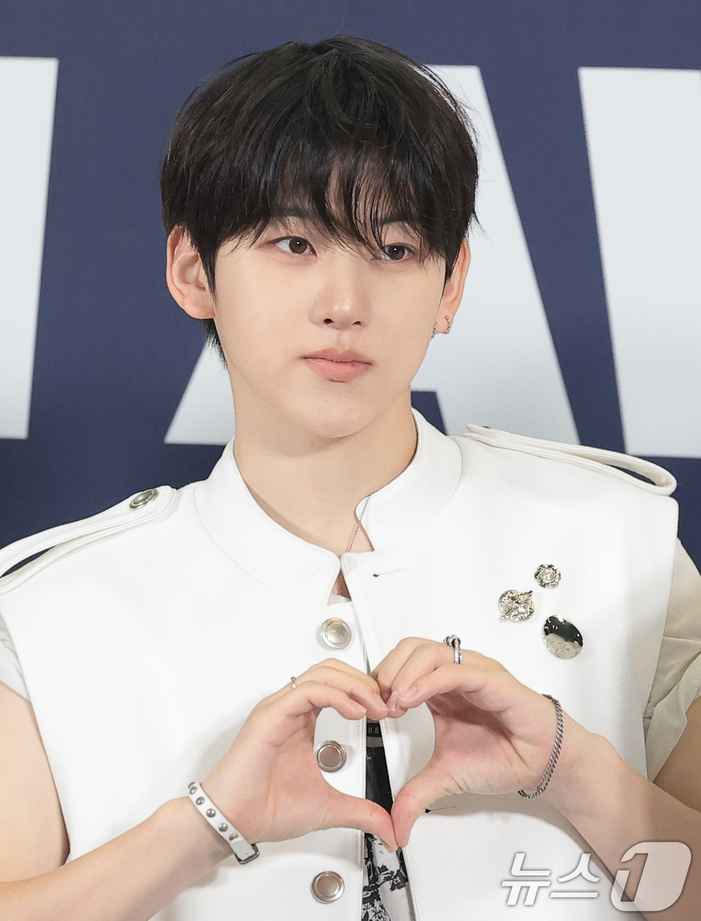 (고양=뉴스1) 권현진 기자 = 그룹 킥플립 계훈이 27일 오후 경기도 고양시 일산서구 킨텍스에서 열린 ‘2026 케이 월드 드림 어워즈(2026 KWDA)’ 시상식에 참석하고 있 …