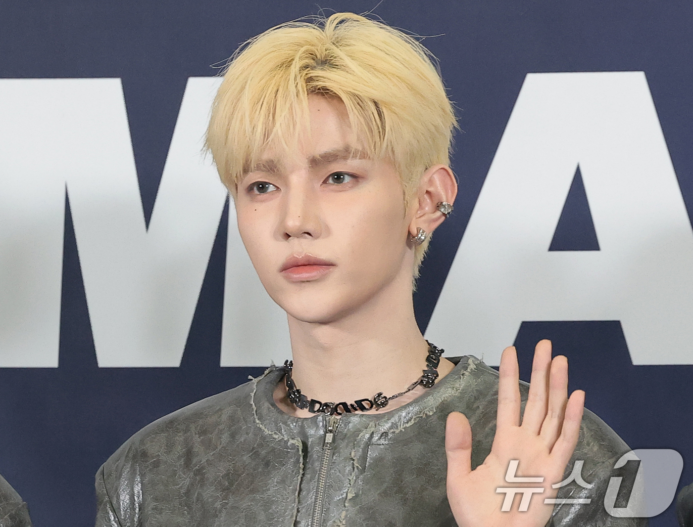 (고양=뉴스1) 권현진 기자 = 그룹 앤더블의 장하오가 27일 오후 경기도 고양시 일산서구 킨텍스에서 열린 ‘2026 케이 월드 드림 어워즈(2026 KWDA)’ 시상식에 참석해 …