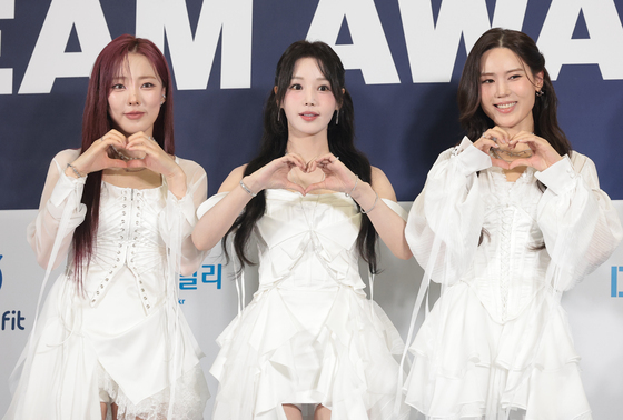 씨야, 케이 월드 드림 어워즈에 사랑을