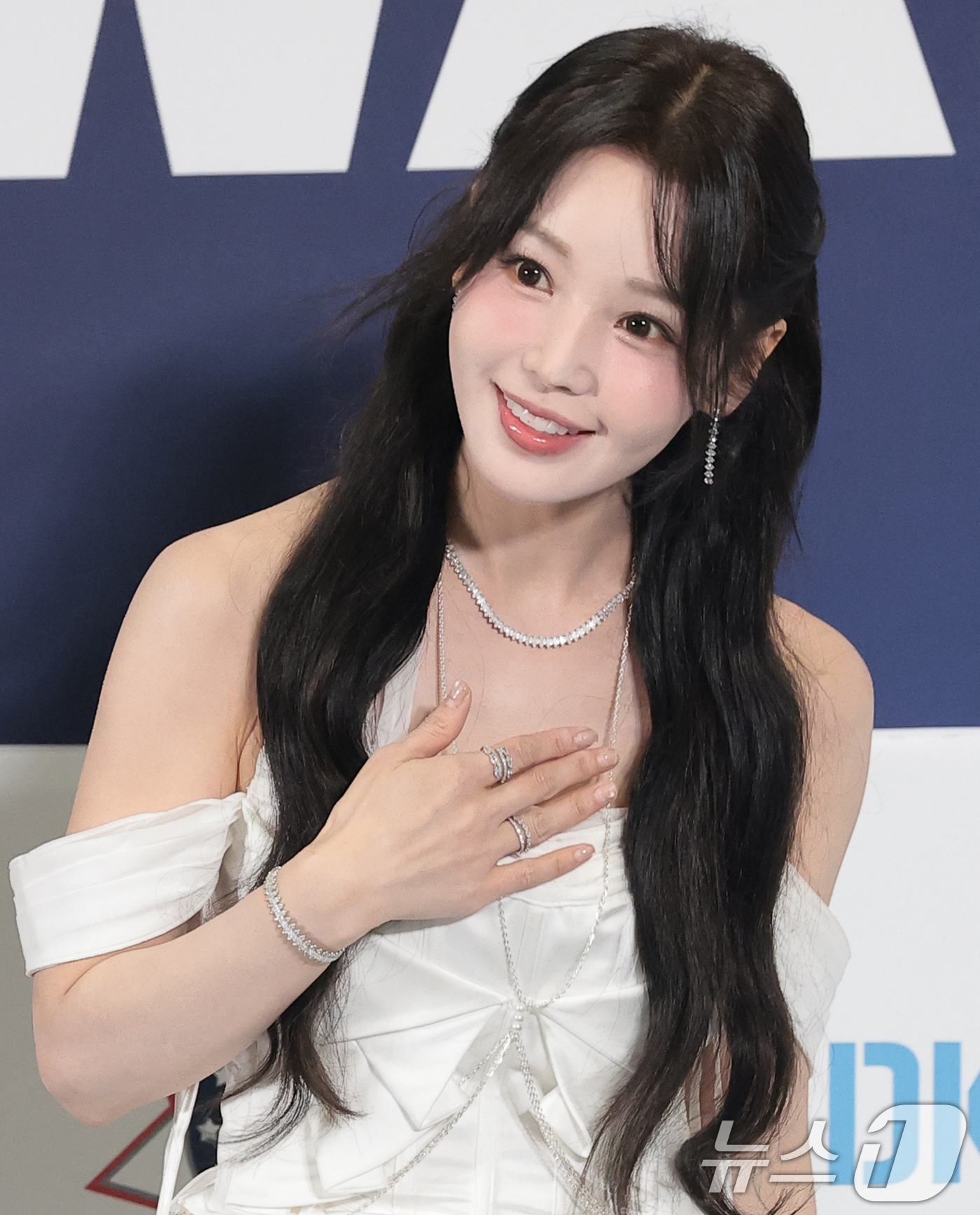 (고양=뉴스1) 권현진 기자 = 그룹 씨야의 남규리가 27일 오후 경기도 고양시 일산서구 킨텍스에서 열린 ‘2026 케이 월드 드림 어워즈(2026 KWDA)’ 시상식에 참석해 인 …