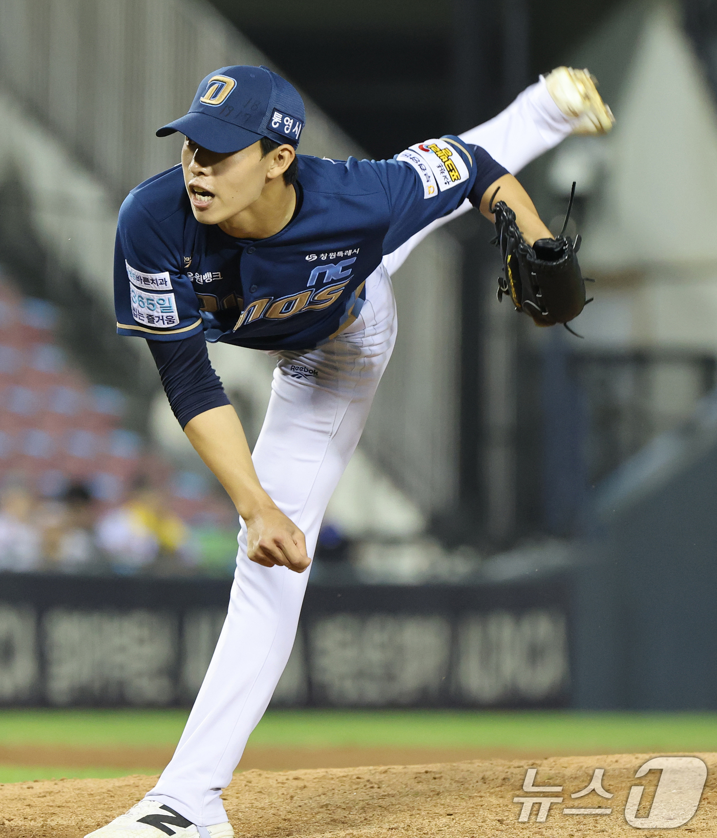 (서울=뉴스1) 오대일 기자 = 27일 오후 서울 송파구 잠실야구장에서 열린 프로야구 '2026 신한은행 SOL KBO리그' NC 다이노스와 LG 트윈스의 경기, 7회말 NC 구원 …