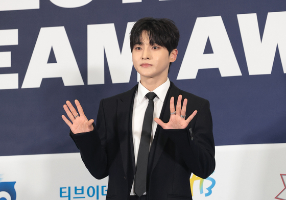 성리, 근사한 손 인사