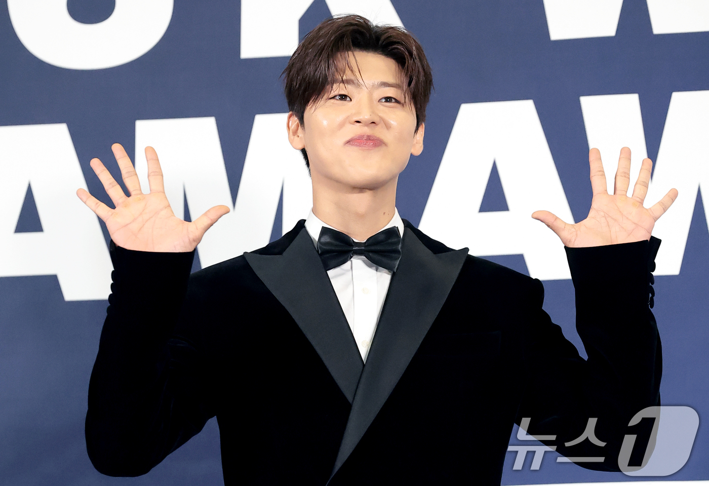 (고양=뉴스1) 권현진 기자 = 가수 박지현이 27일 오후 경기도 고양시 일산서구 킨텍스에서 열린 ‘2026 케이 월드 드림 어워즈(2026 KWDA)’ 시상식에서 포즈를 취하고 …