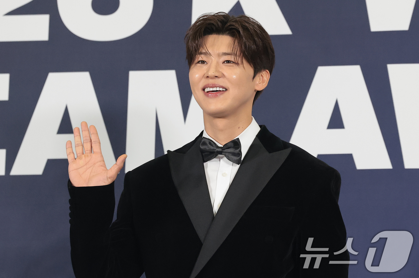 (고양=뉴스1) 권현진 기자 = 가수 박지현이 27일 오후 경기도 고양시 일산서구 킨텍스에서 열린 ‘2026 케이 월드 드림 어워즈(2026 KWDA)’ 시상식에서 포즈를 취하고 …
