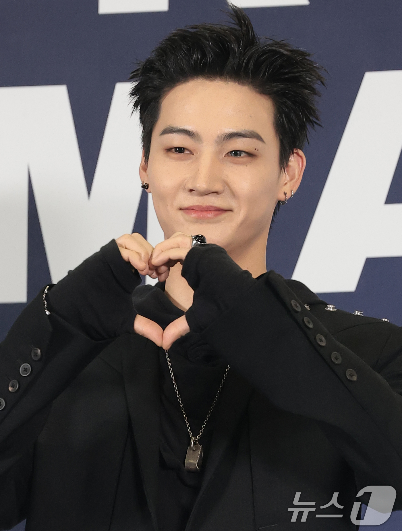 (고양=뉴스1) 권현진 기자 = 가수 제이비가 27일 오후 경기도 고양시 일산서구 킨텍스에서 열린 ‘2026 케이 월드 드림 어워즈(2026 KWDA)’ 시상식에서 포즈를 취하고 …