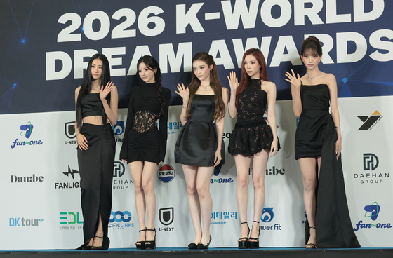 미야오, 빛나는 손 인사