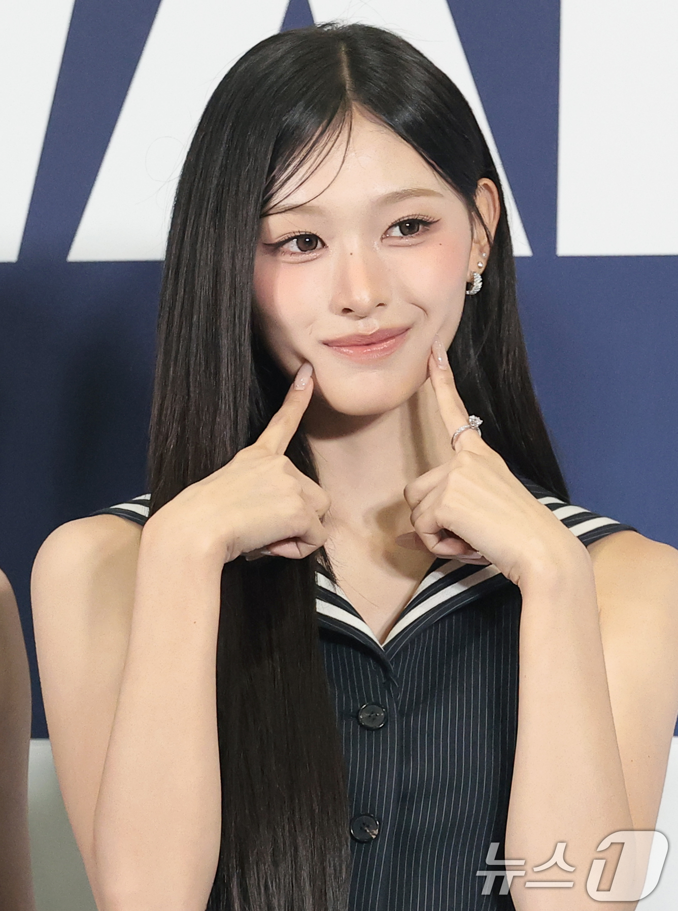 (고양=뉴스1) 권현진 기자 = 그룹 리센느 미나미가 27일 오후 경기도 고양시 일산서구 킨텍스에서 열린 ‘2026 케이 월드 드림 어워즈(2026 KWDA)’ 시상식에서 포즈를 …