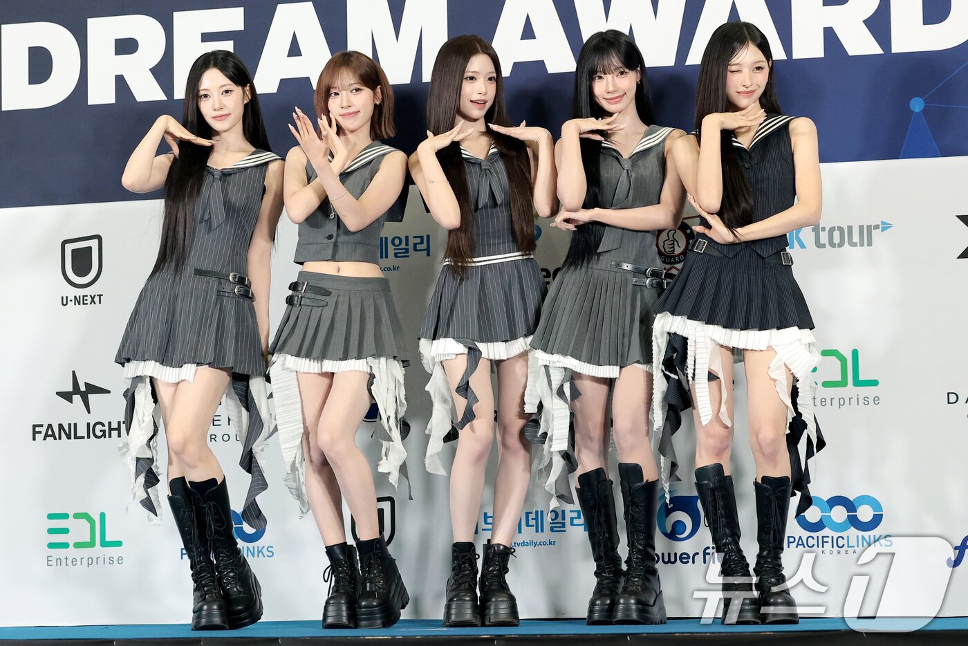 본문 이미지 - 그룹 리센느 리브(왼쪽부터)와 메이, 제나, 원이, 미나미ⓒ 뉴스1 권현진 기자