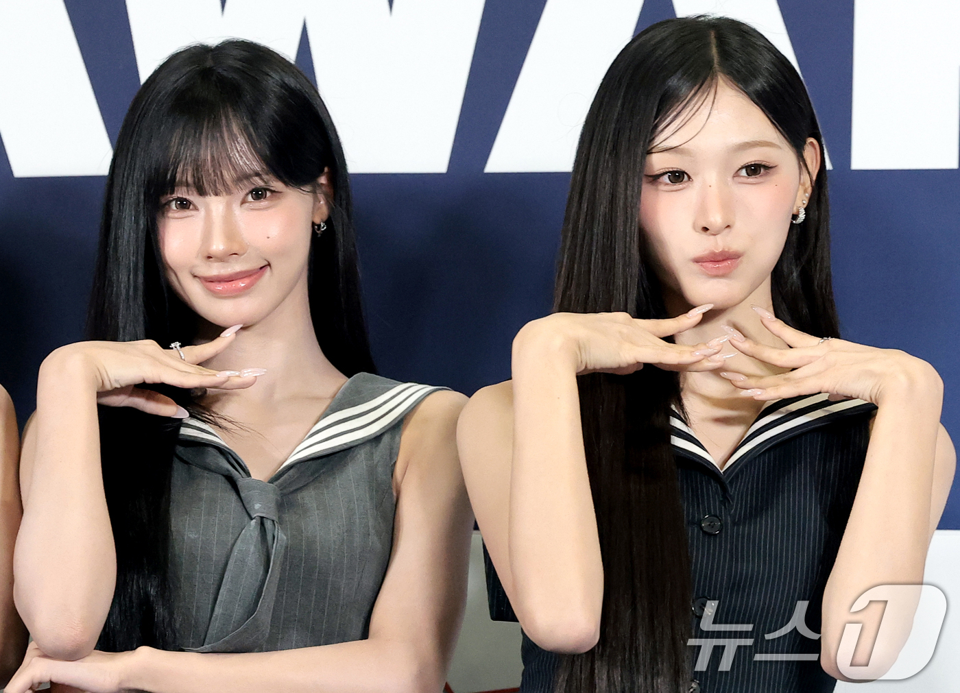 (고양=뉴스1) 권현진 기자 = 그룹 리센느 원이와 미나미(오른쪽)가 27일 오후 경기도 고양시 일산서구 킨텍스에서 열린 ‘2026 케이 월드 드림 어워즈(2026 KWDA)’ 시 …