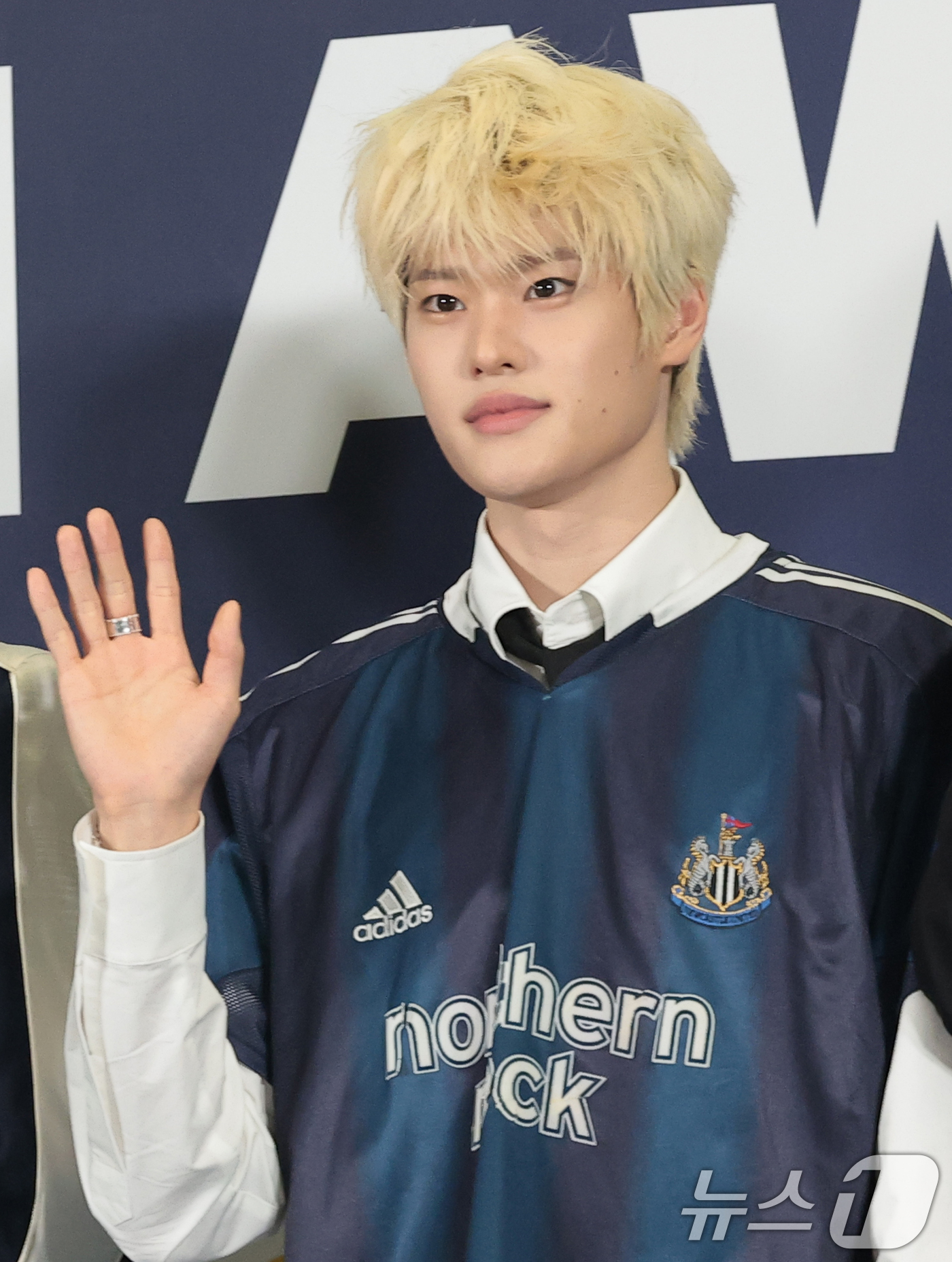 (고양=뉴스1) 권현진 기자 = 그룹 라이즈 소희가  27일 경기도 고양시 일산서구 킨텍스에서 열린 ‘2026 케이 월드 드림 어워즈(2026 KWDA)’ 시상식에서 포즈를 취하고 …