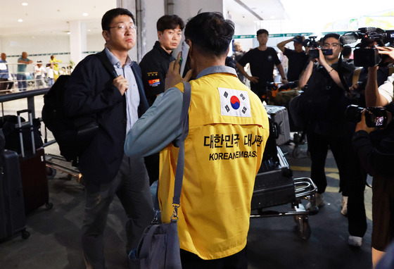 네팔 급파된 신속대응팀 '카트만두 도착'
