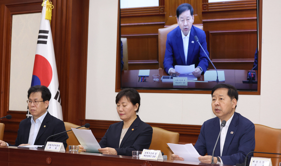비상경제본부 회의 모두 발언하는 구윤철 부총리