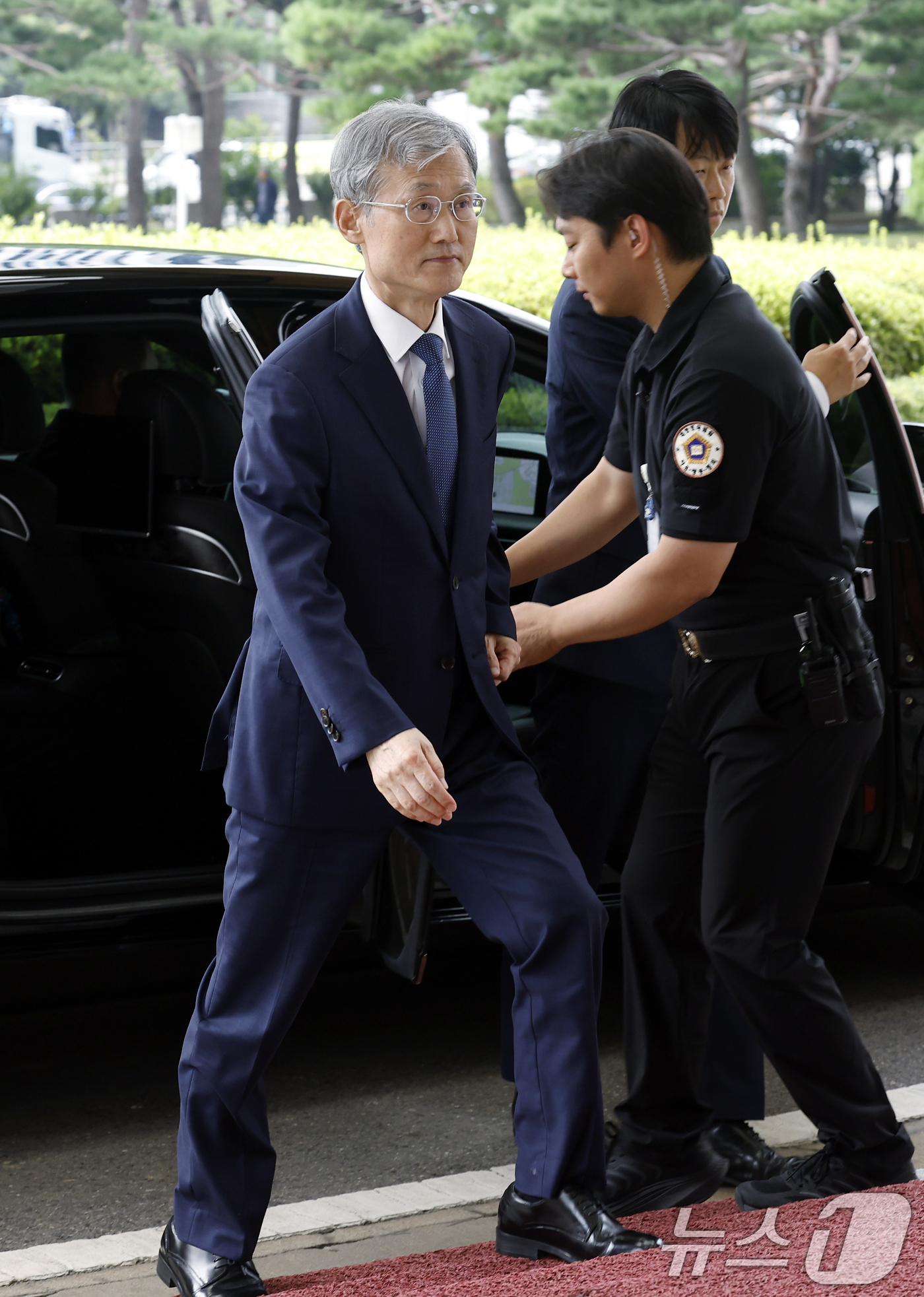 (서울=뉴스1) 박정호 기자 = 조희대 대법원장이 28일 오전 서울 서초구 서초동 대법원으로 출근하고 있다. 2026.8.28/뉴스1