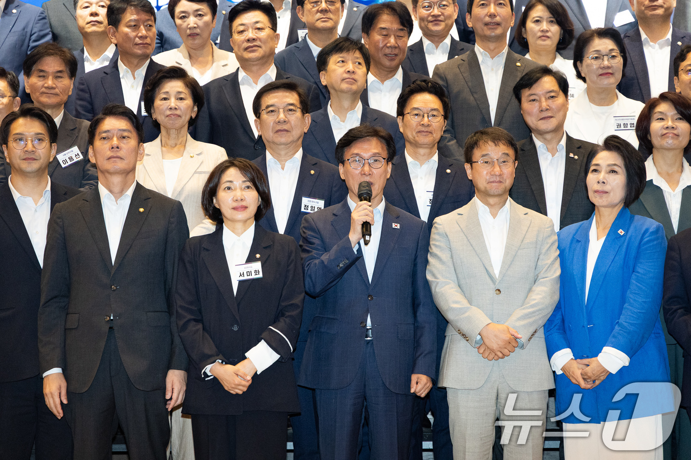 (인천=뉴스1) 유승관 기자 = 김민석 더불어민주당 대표가 28일 인천 영종구 인스파이어 엔터테인먼트 리조트에서 열린 2026년 정기국회 대비 국회의원 워크숍에서 마무리 발언을 하 …