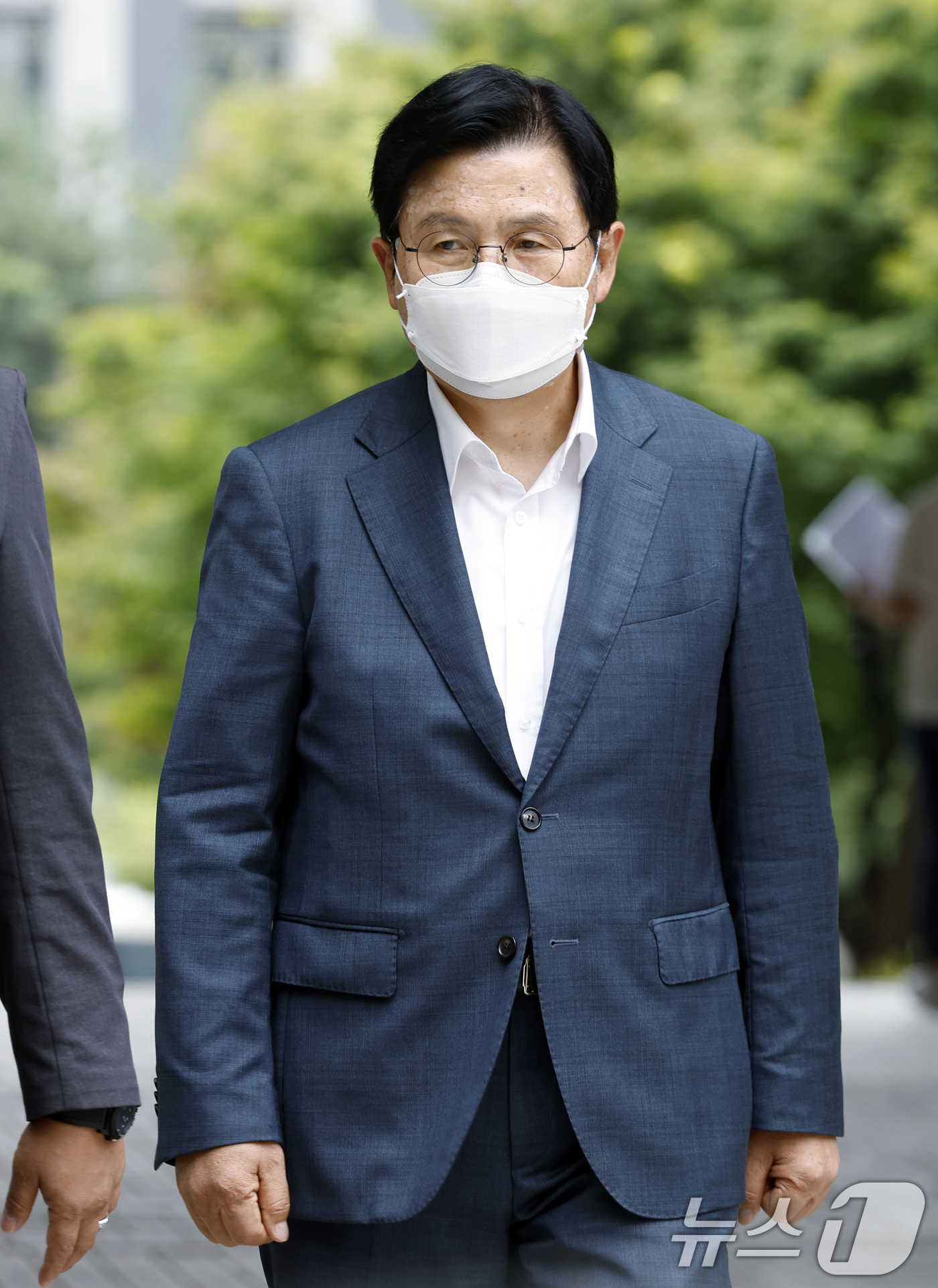(서울=뉴스1) 박정호 기자 = 황교안 자유와혁신 대표가 28일 오전 서울시 서초구 서초동 서울중앙지방법원에서 열린 내란선동 등 관련 공판에 출석하고 있다.  2026.8.28/뉴 …