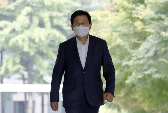 법원 들어서는 황교안 대표