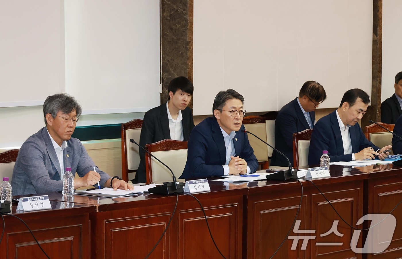 (서울=뉴스1) = 권대영 금융위원회 부위원장이 28일 서울 종로구 정부서울청사에서 열린 '금융·건설업계 정례 간담회 킥오프 회의'에서 발언하고 있다.  (금융위원회 제공. 재판매 …