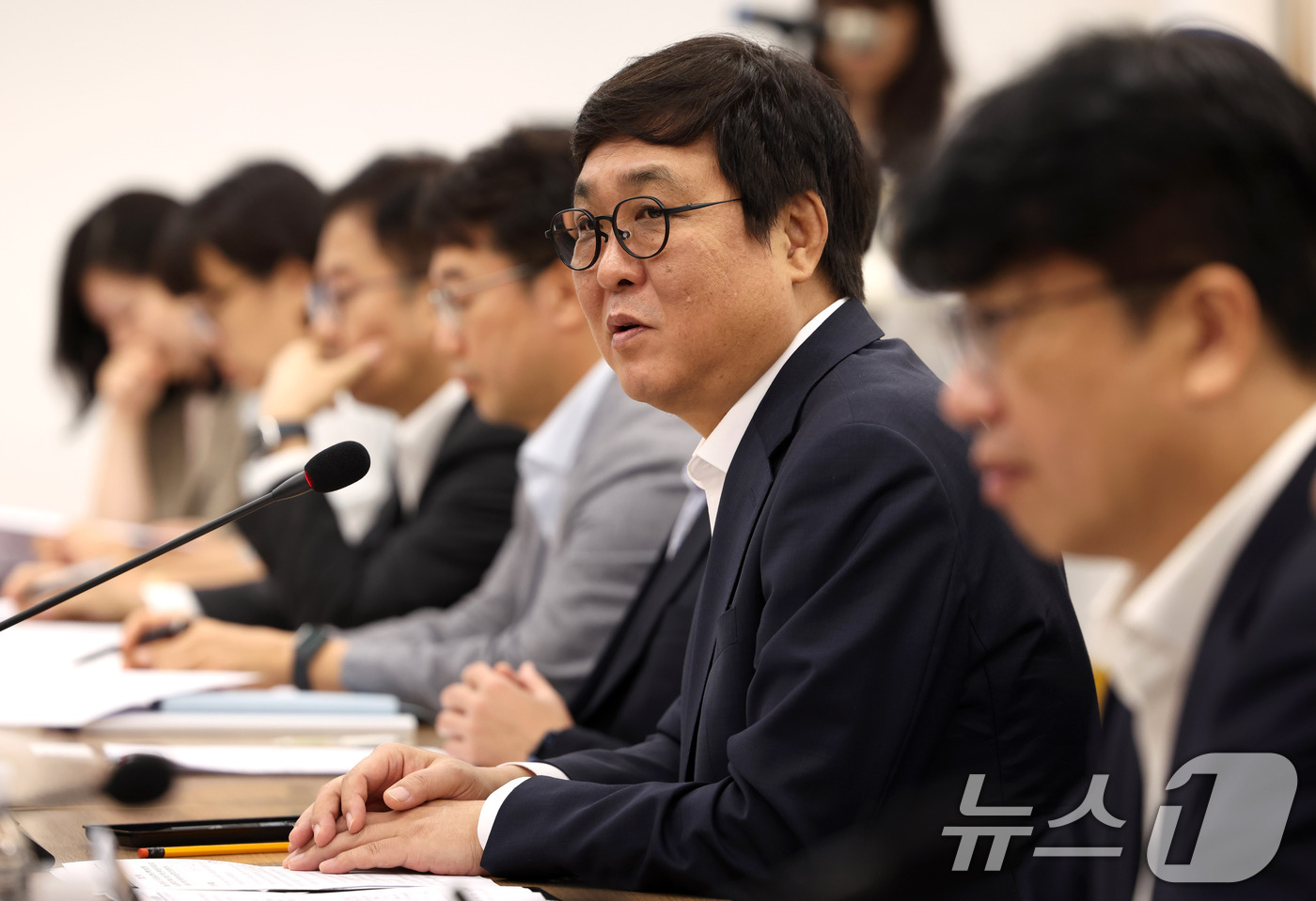 (서울=뉴스1) = 최휘영 문화체육관광부 장관이 28일 서울 종로구 국립현대미술관 서울관에서 열린 암표 방지 민·관 합동 점검 회의에서 모두 발언하고 있다. (문화체육관광부 제공. …