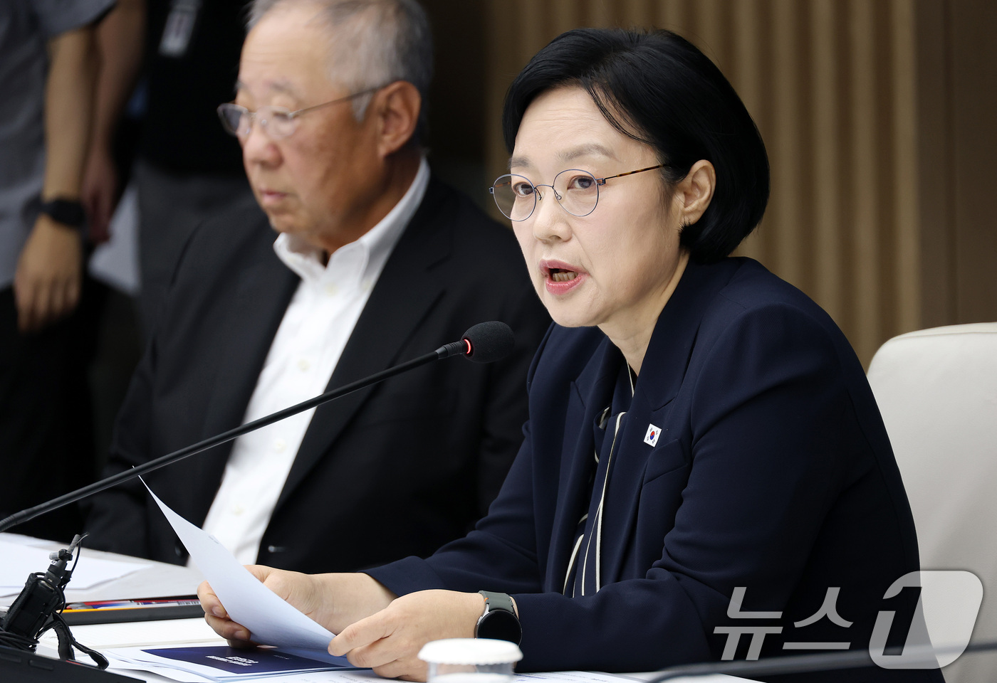 (서울=뉴스1) 이종덕 기자 = 한성숙 국무총리가 28일 오전 서울 중구 대한상공회의소에서 열린 경제협·단체 규제합리화 간담회에서 모두발언 하고 있다.(공동취재) 2026.8.28 …