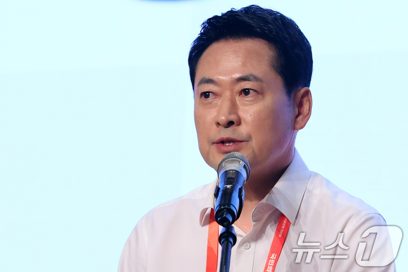 (고양=뉴스1) 황기선 기자 = 장동혁 국민의힘 대표가 28일 오전 경기 고양시 일산동구 소노캄 고양에서 열린 '2026 국민의힘 국회의원 연찬회'에서 마무리 발언을 하고 있다. …