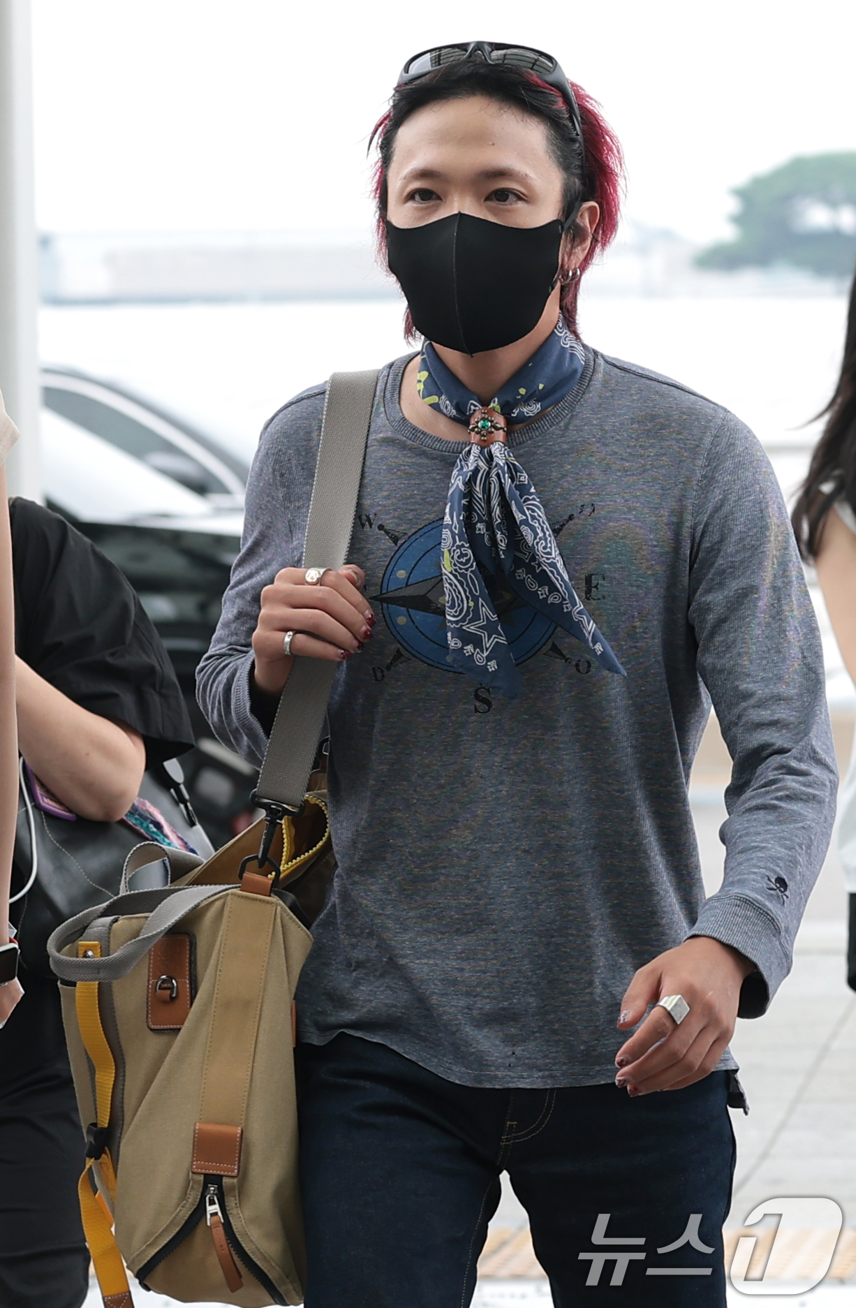 (인천공항=뉴스1) 권현진 기자 = FT아일랜드 이홍기가 해외 일정을 위해 28일 인천국제공항을 통해 마카오로 출국하고 있다. 2026.8.28/뉴스1