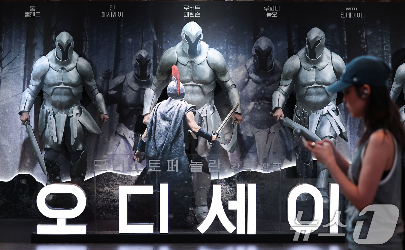 (서울=뉴스1) 이종수 기자 = 영화 ‘오디세이’의 흥행으로 아이맥스(IMAX) 상영관 예매 수요가 급증하면서 암표 거래가 기승을 부리고 있다. CGV는 암표 거래를 막기 위해 용 …