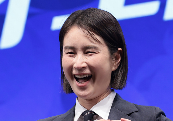 하트 포즈 취하는 기보배 해설위원