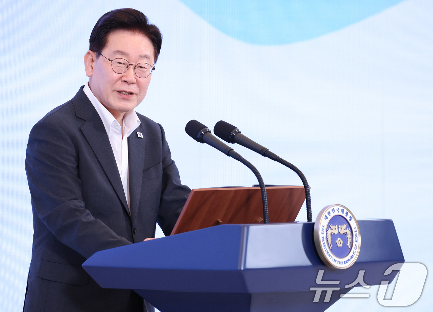 (서울=뉴스1) 허경 기자 = 이재명 대통령이 28일 청와대에서 열린 청년 예산 언박싱 2027에서 발언하고 있다. (청와대통신사진기자단) 2026.8.28/뉴스1