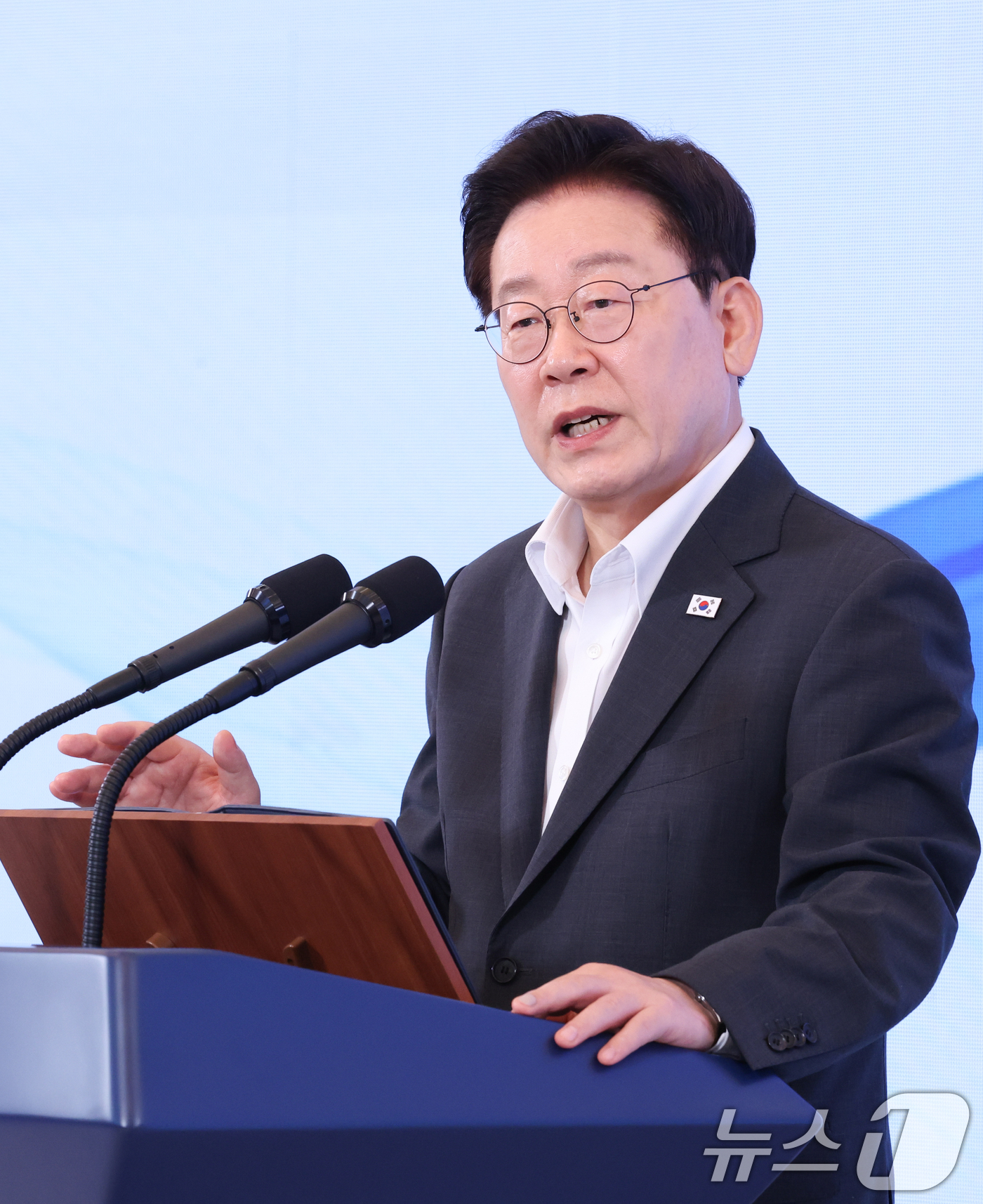(서울=뉴스1) 허경 기자 = 이재명 대통령이 28일 청와대에서 열린 청년 예산 언박싱 2027에서 발언하고 있다. (청와대통신사진기자단) 2026.8.28/뉴스1