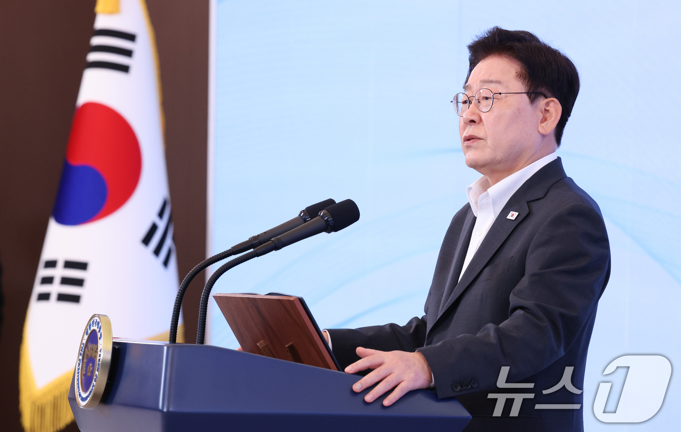 (서울=뉴스1) 허경 기자 = 이재명 대통령이 28일 청와대에서 열린 청년 예산 언박싱 2027에서 발언하고 있다. (청와대통신사진기자단) 2026.8.28/뉴스1