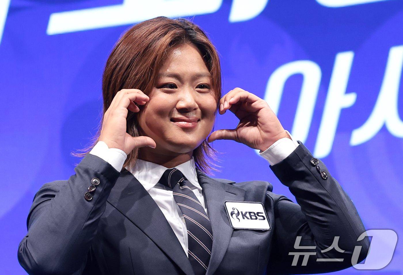 (서울=뉴스1) 권현진 기자 = 정유인 수영 해설위원이 28일 서울 여의도 KBS 아트홀에서 진행된 '2026 아이치-나고야 아시안게임' 제작발표회에 참석해 포즈를 취하고 있다. …