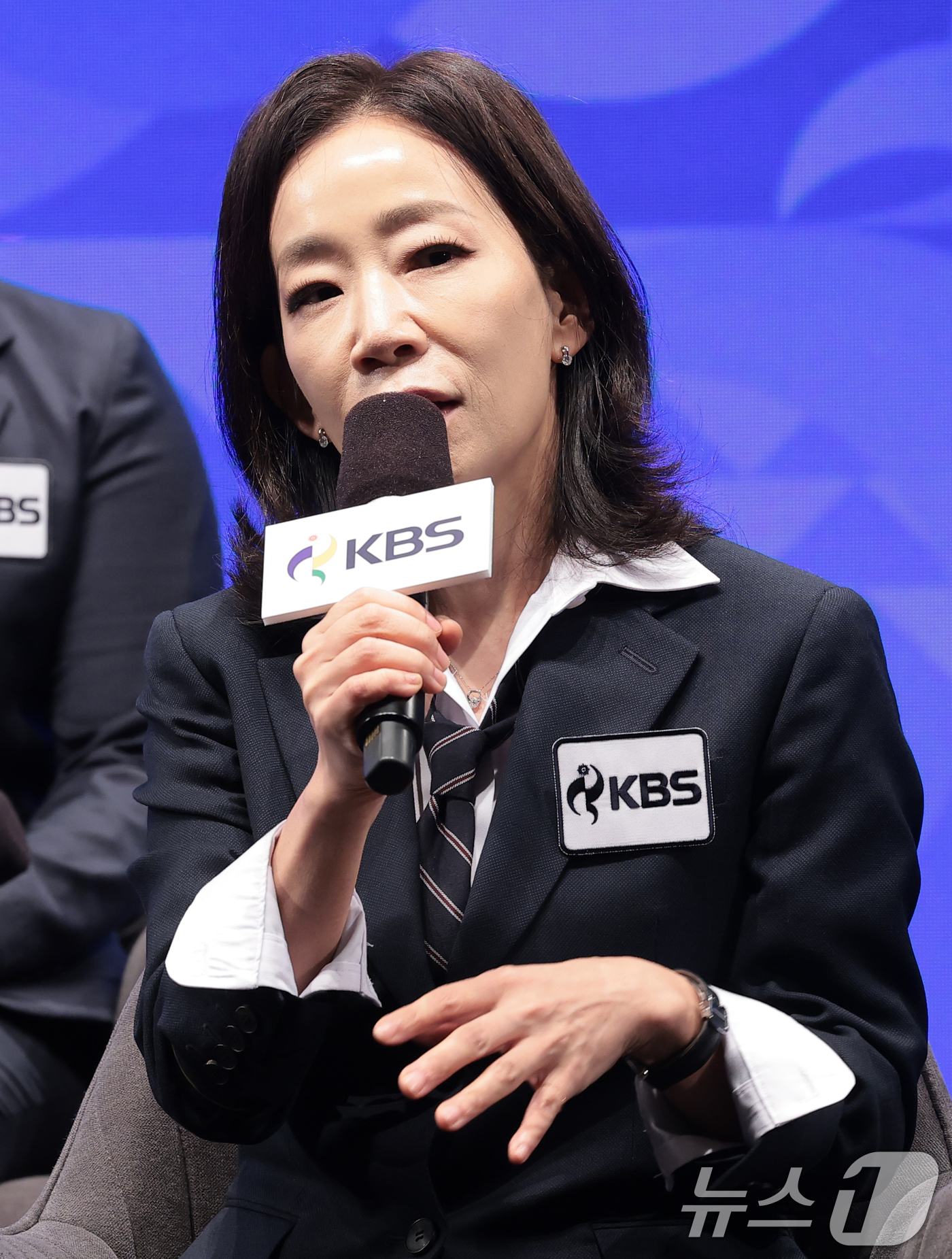 (서울=뉴스1) 권현진 기자 = 김문정 음악감독이 28일 서울 여의도 KBS 아트홀에서 진행된 '2026 아이치-나고야 아시안게임' 제작발표회에 참석해 인사말을 하고 있다. 202 …