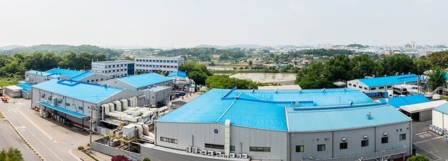 동진쎄미켐, 반도체가 끌고 中 매각 밀었다…상반기 순익 급증 이유 [실적why]