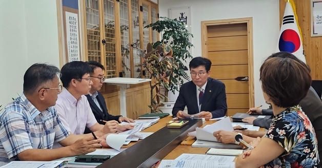 윤건영 "급식비·AI바이오영재고 분담금, 충북도와 지혜롭게 풀겠다"