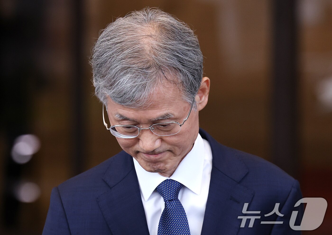 본문 이미지 - 조희대 대법원장이 28일 오후 서울 서초동 대법원 청사에서 퇴근하고 있다. 2026.8.28 ⓒ 뉴스1 박지혜 기자