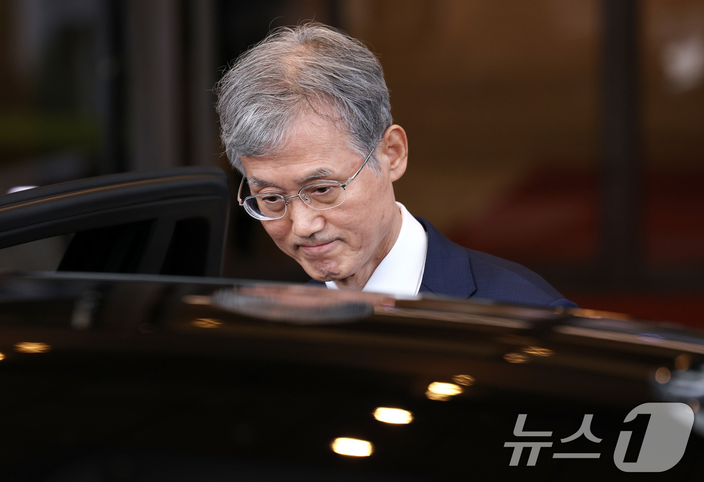 (서울=뉴스1) 박지혜 기자 = 조희대 대법원장이 28일 오후 서울 서초동 대법원 청사에서 퇴근하고 있다. 2026.8.28/뉴스1