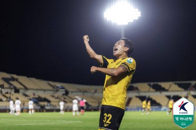 본문 이미지 - 전남 드래곤즈 추상훈. (한국프로축구연맹 제공)