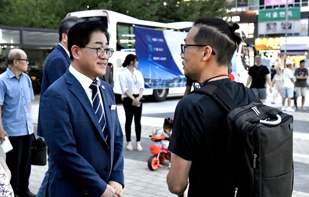 이기형 김포시장, 구래역서 시민과 현안 소통…"시정에 반영"