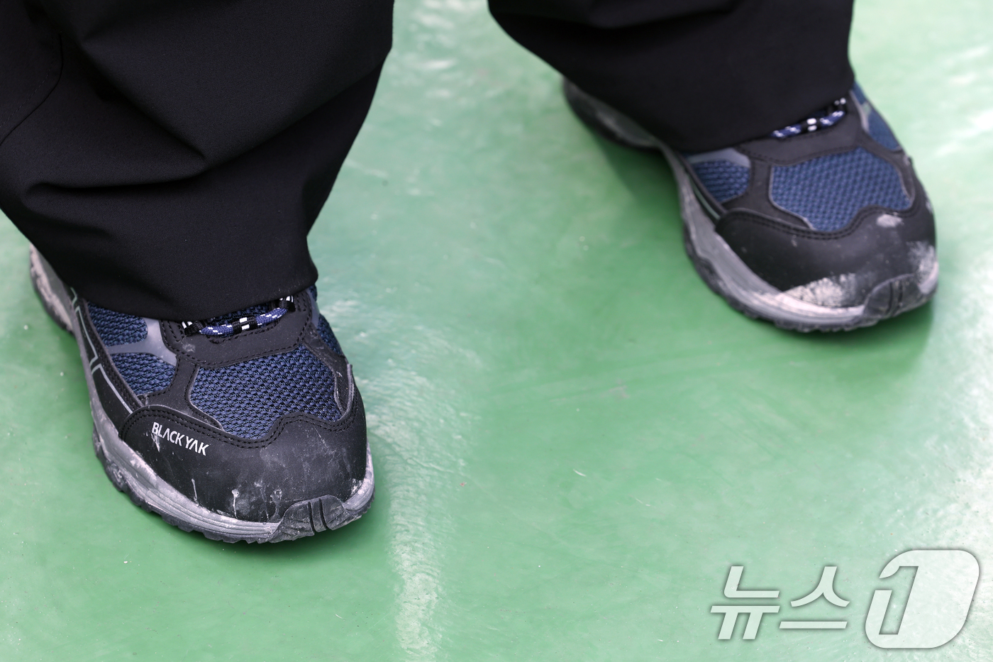 (서울=뉴스1) 박정호 기자 = 서울 민간재개발 사업 현장점검에 나선 한성숙 국무총리가 29일 오전 서울시 성북구 장위동 장위중학교 옥상에서 최재준 성북구 도시관리국장에게 장위뉴타 …
