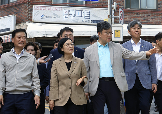 장위14구역 둘러보는 한성숙 총리