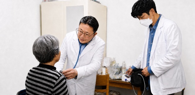 "병원 대신 집에서 진료"…서울시, 어르신 본인부담금 80% 지원