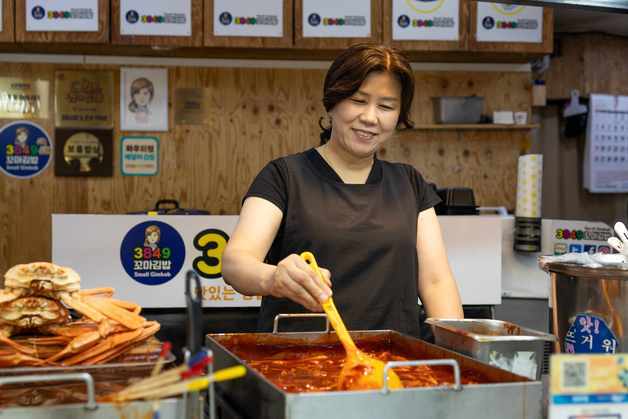 "휴가철 숙소에서 지역 먹거리를"…쿠팡이츠, 속초관광수산시장 기획전